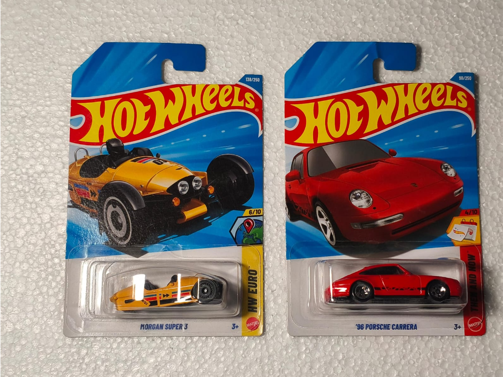HOTWHEELS -- PORSCHE 911 CARRERA COMBO