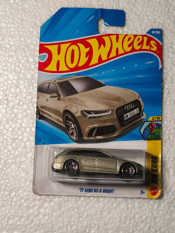 HOTWHEELS -- AUDI RS 6