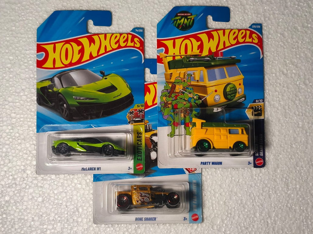 HOTWHEELS -- MCLAREN W1 & TMNT combo